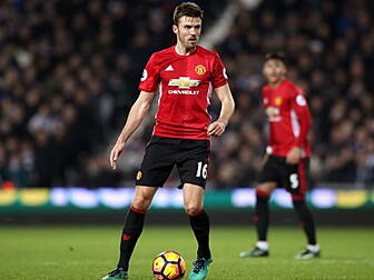 Michael Carrick to consider re...